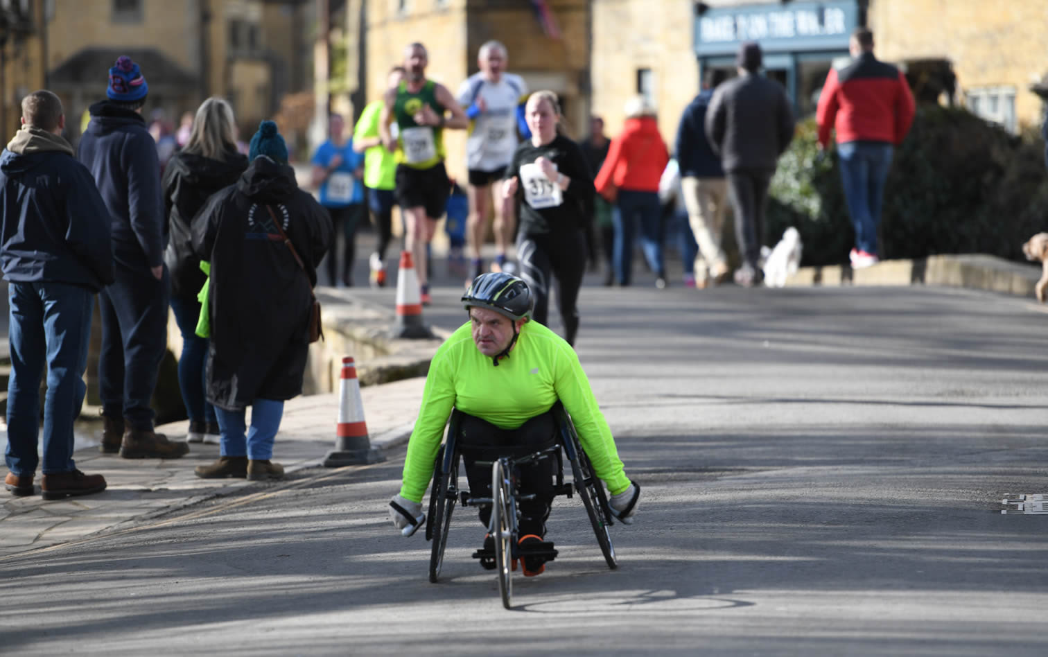 Wheelchair racer Les Hampton from Cheltenham & County Harriers provided an inspiring performance finishing in 49:24.