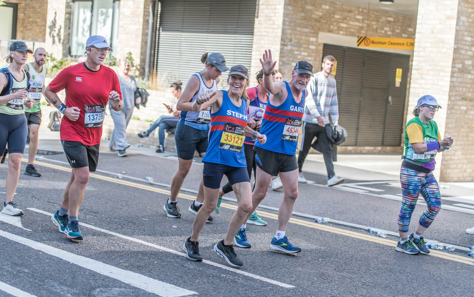 Bourton's Steph & Gary Holton at London Marathon - 2nd October 2022